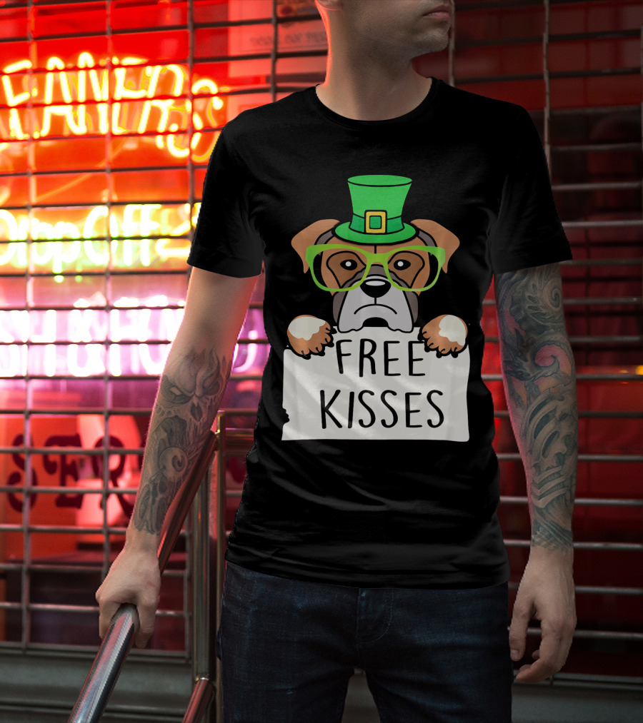 Free Kisses Boxer Dog Leprechaun St Patrick Hat Green Glasses T-Shirt