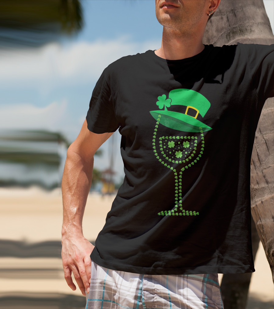 Leprechaun Hat Wine Glass Shamrock St Patrick's Day T-Shirt