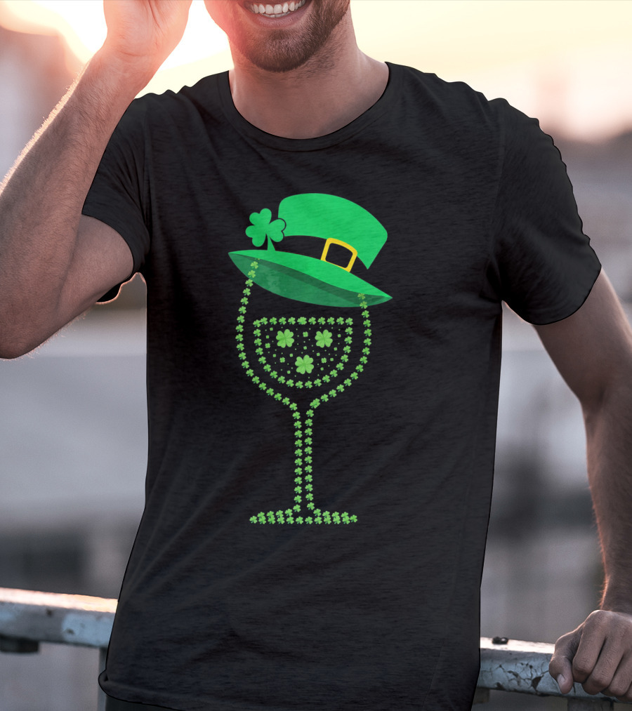 Leprechaun Hat Wine Glass Shamrock St Patrick's Day T-Shirt