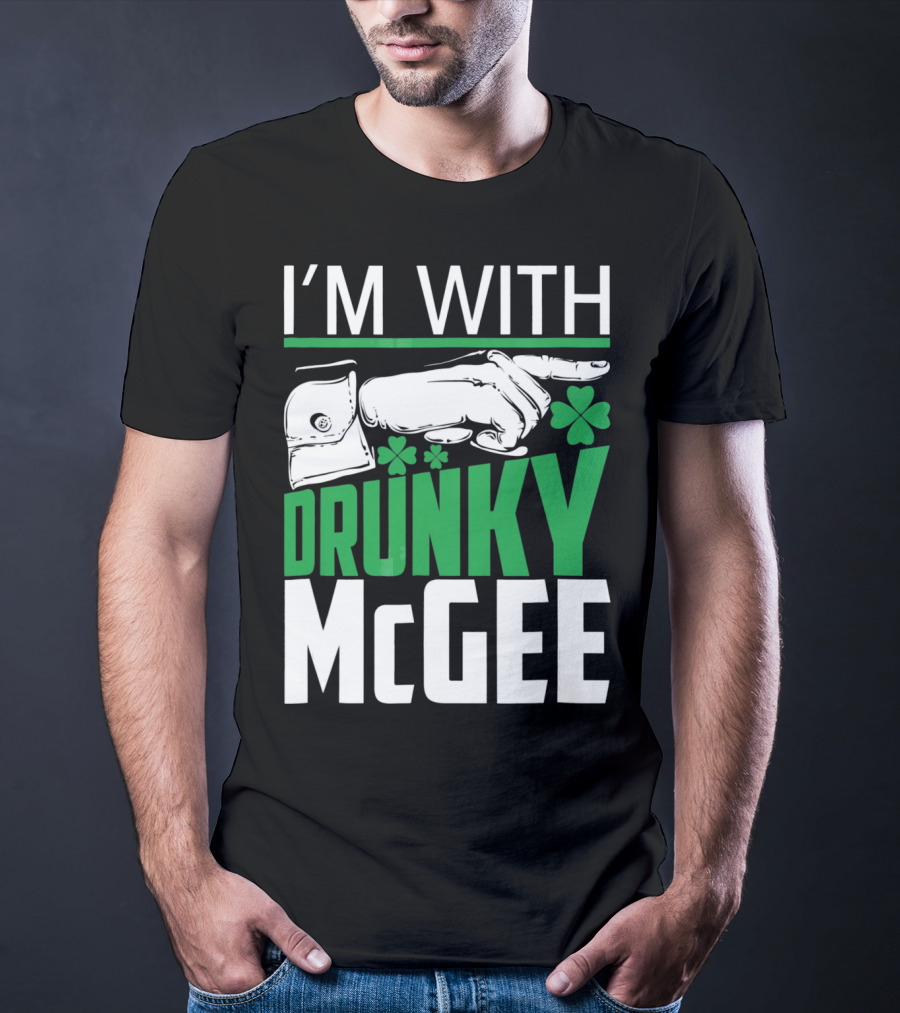 I'M WITH DRUNKY MCGEE St. Patrick's Day Shamrock Arrow T-Shirt