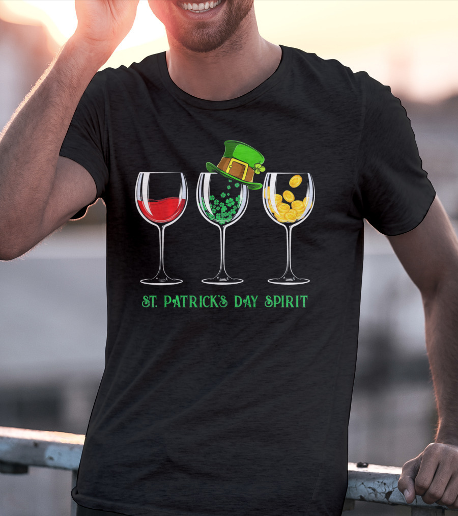 St Patrick's Day Spirit Wine Shamrock Leprechaun Coins T-Shirt