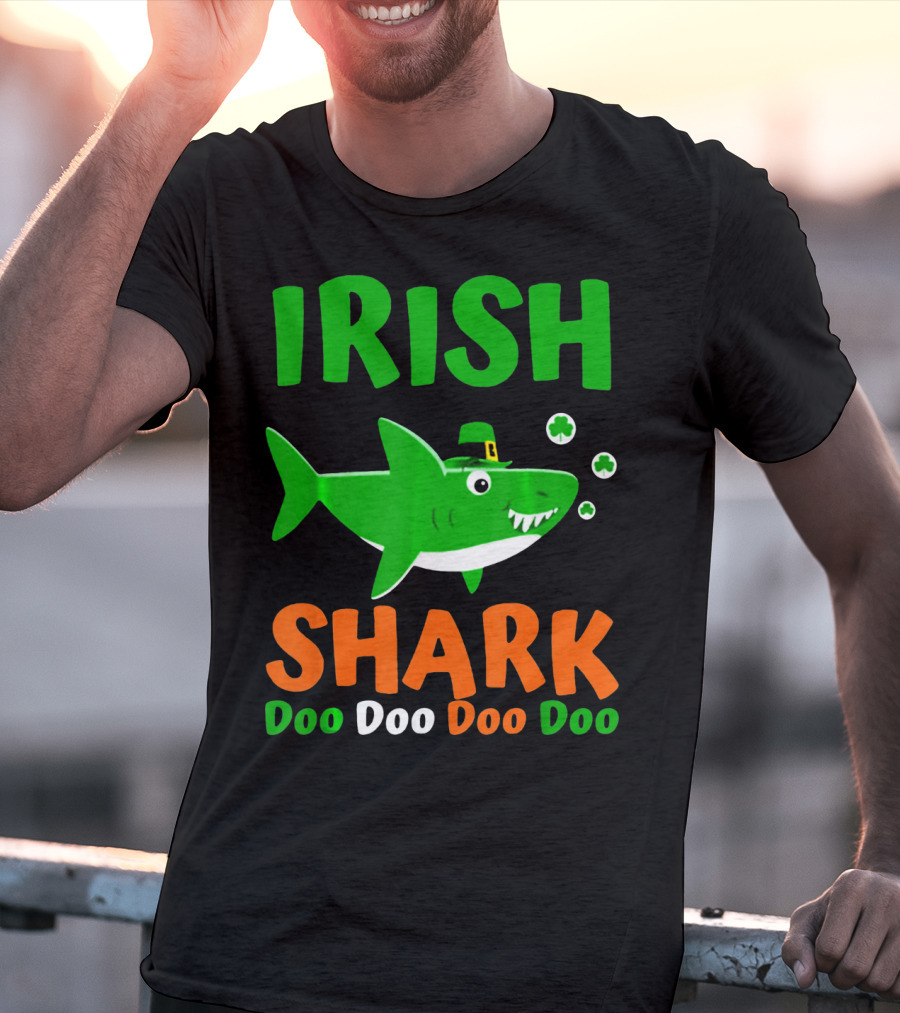 Irish Shark Doo Doo Doo Leprechaun Hat And Shamrocks T-Shirt