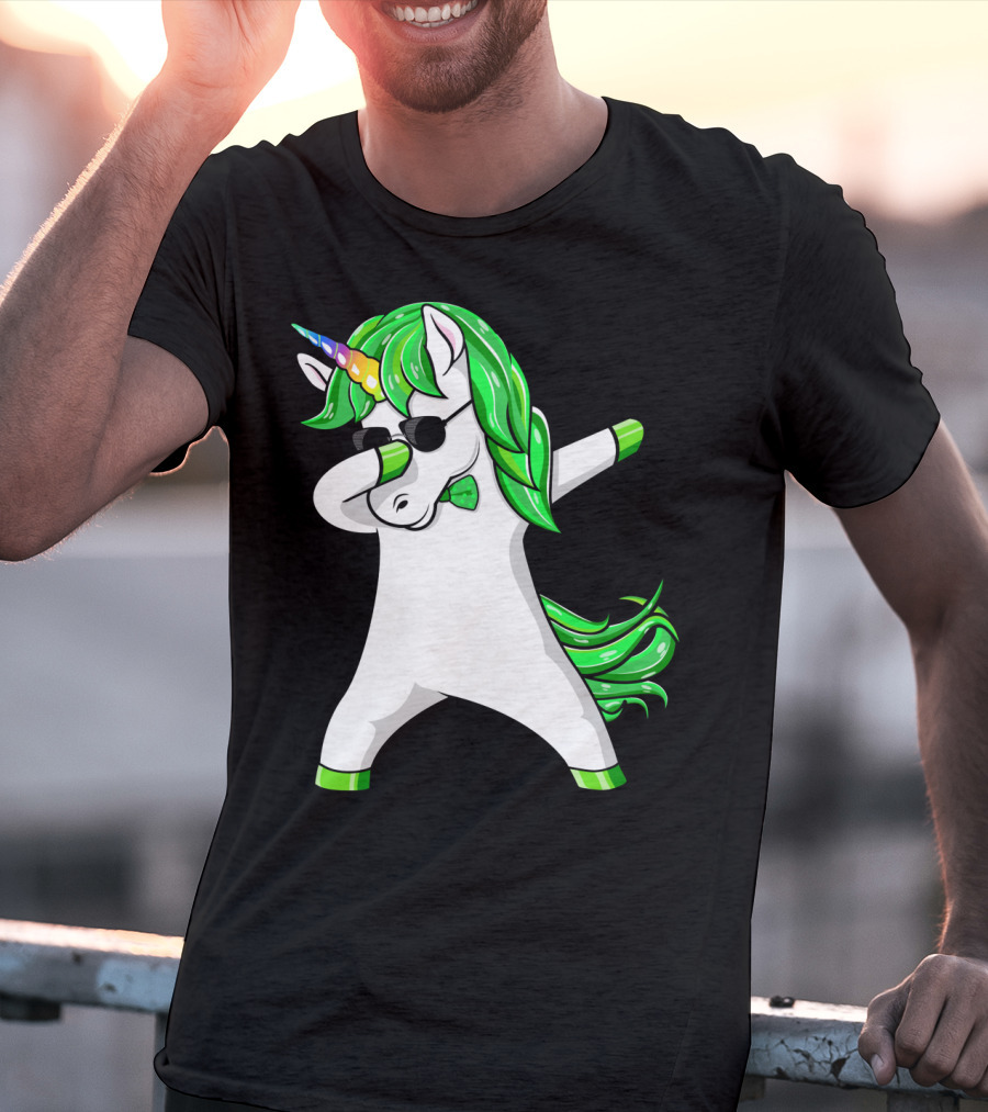 St Patricks Day Dabbing Green Unicorn T-Shirt