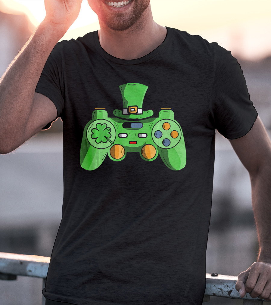 St Patrick's Day Gamer Controller With Shamrock And Hat T-Shirt