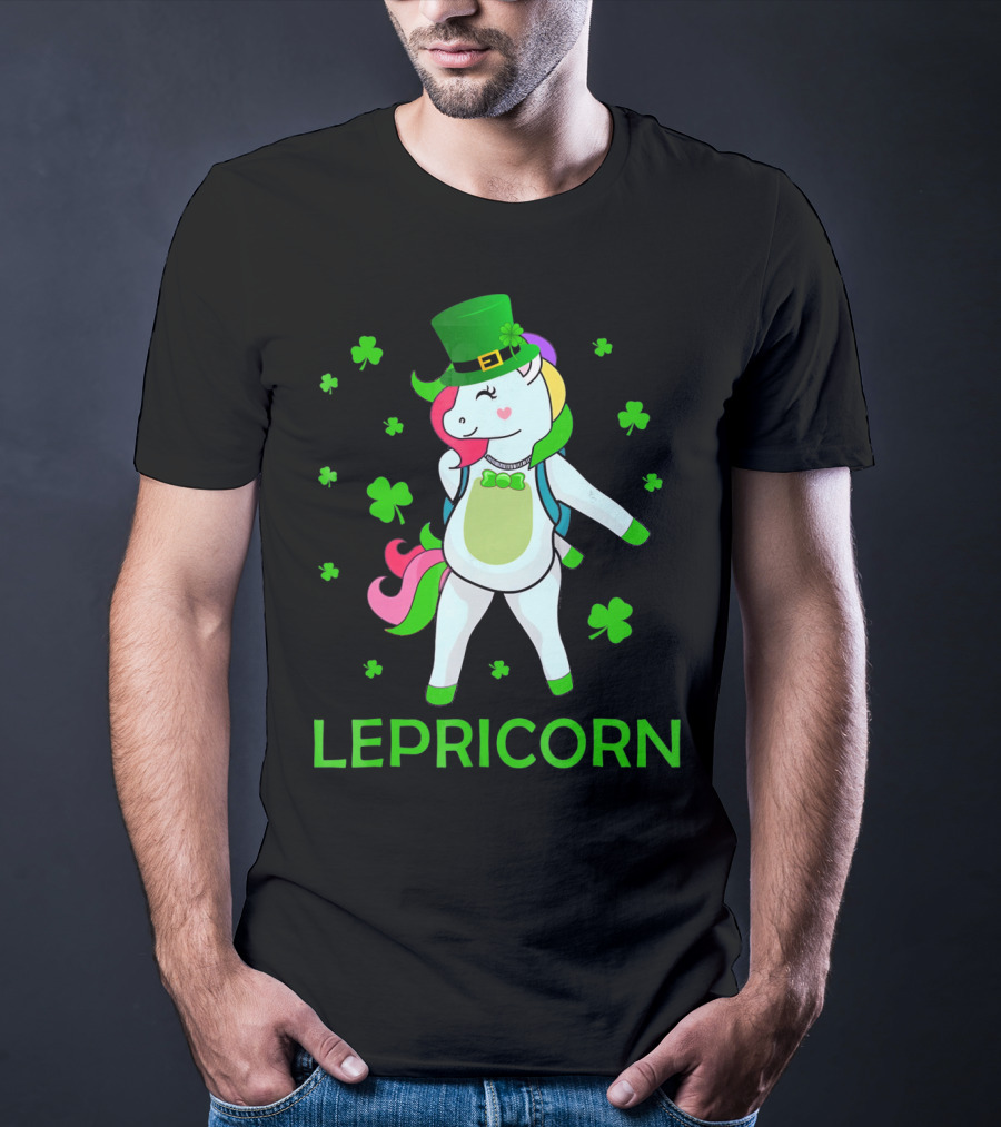 St Patricks Day Flossing Lepricorn Irish Unicorn With Green Hat And Shamrocks T-Shirt