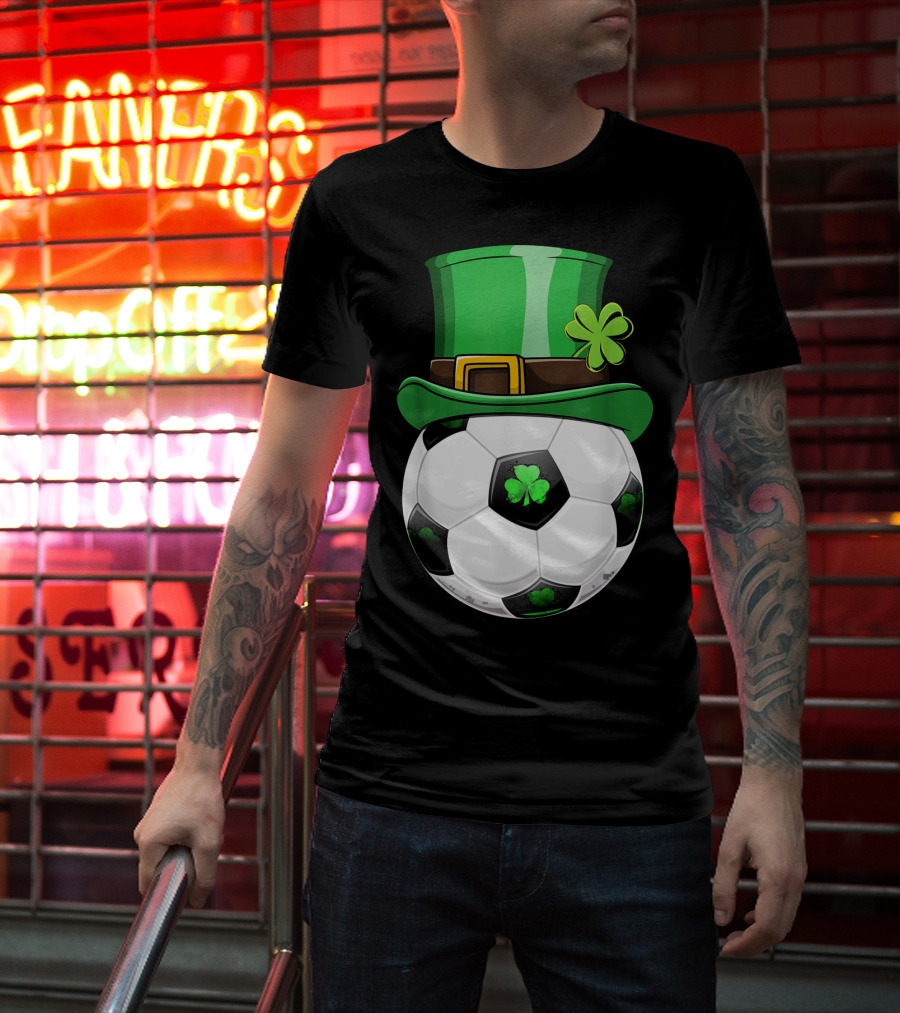 Leprechaun Soccer Funny St. Patrick's Day Hat With Shamrock Soccer Ball T-Shirt
