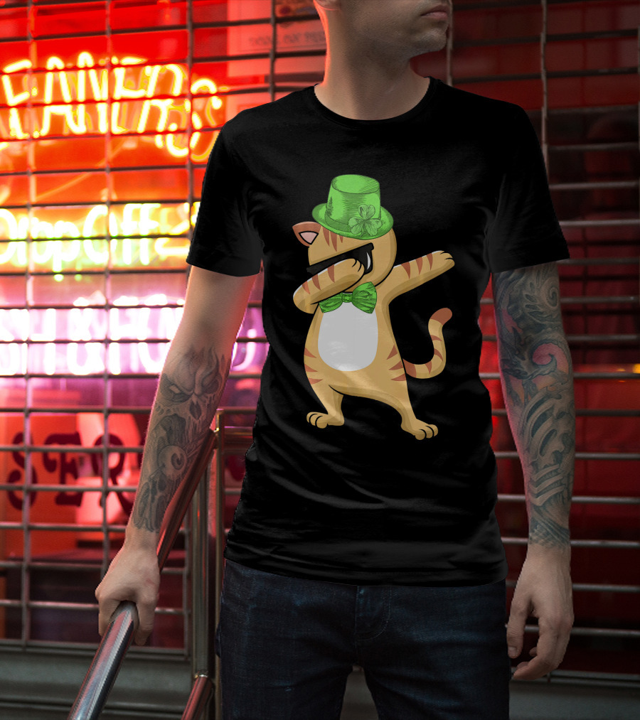 Dabbing Cat St Patricks Day Leprechaun Green Hat Clover Bow Tie T-Shirt