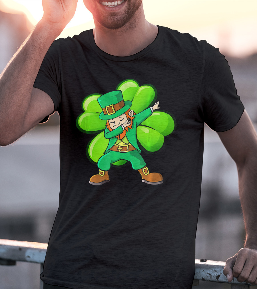 Cute Dabbing Leprechaun With Green Shamrock Background T-Shirt