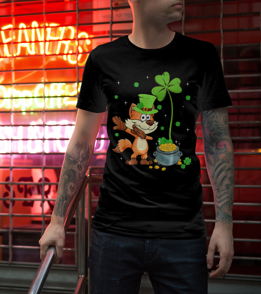 Shamrock Leprechaun Fox With Clover And Pot Of Gold T-Shirt