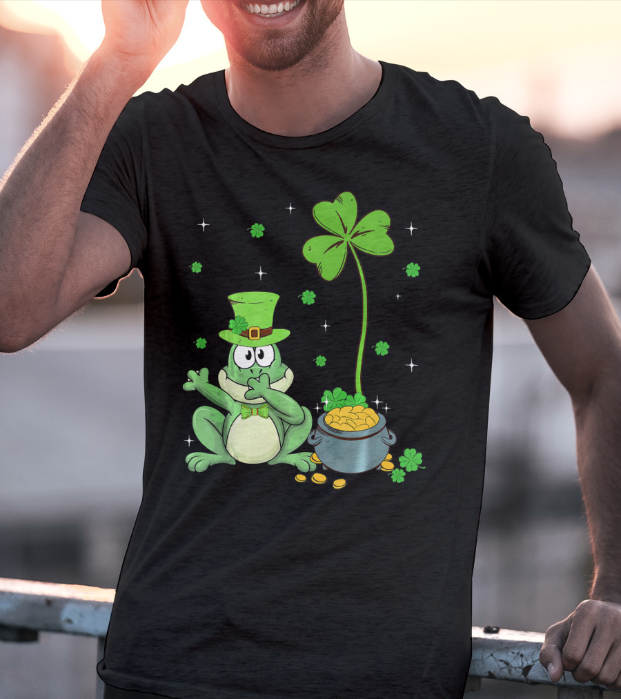 Shamrock Leprechaun Frog With Pot Of Gold And Clover Hat T-Shirt