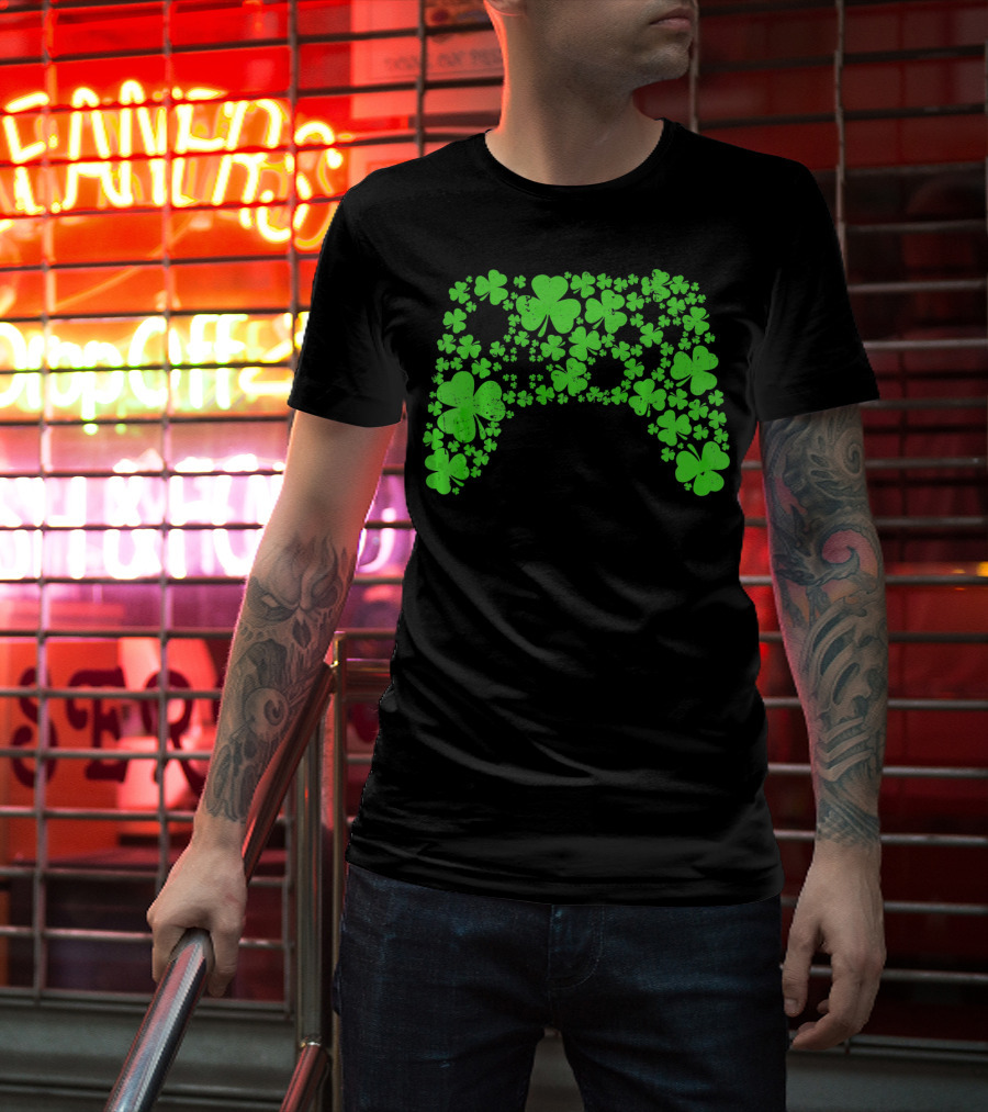 St Patricks Day Gamer Gaming Lucky Shamrock Controller T-Shirt