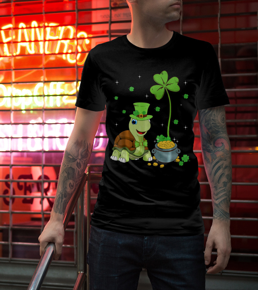Shamrock Turtle With Leprechaun Hat And Pot Of Gold St Patricks T-Shirt