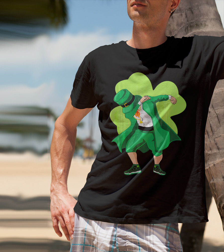 St. Patrick's Day Dabbing Leprechaun With Shamrock Background T-Shirt