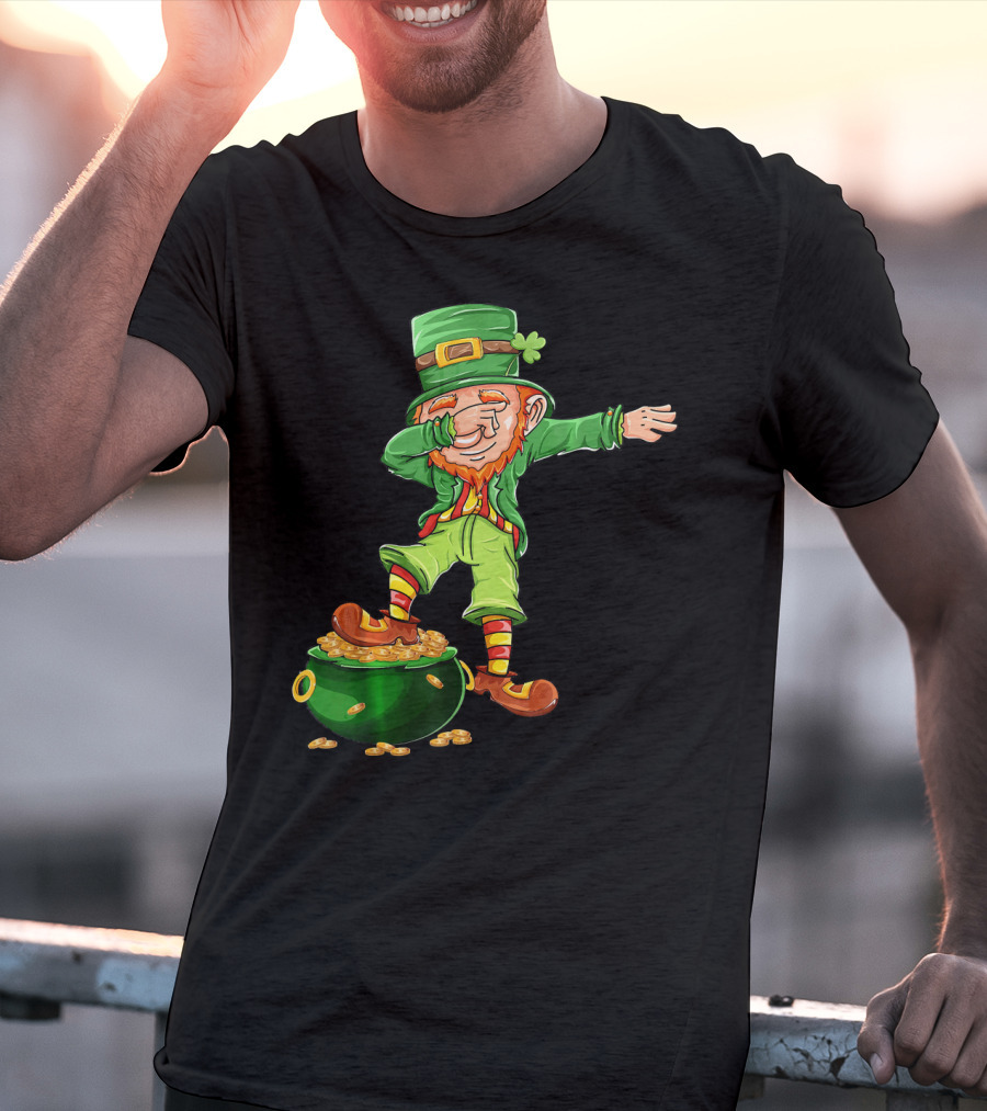 Leprechaun Dabbing St Patricks Day Pot Of Gold T-Shirt