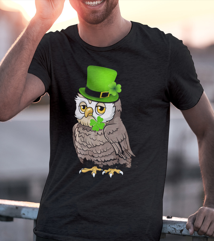 St Patricks Day Owl Wearing Green Hat With Shamrock Clove T-Shirt