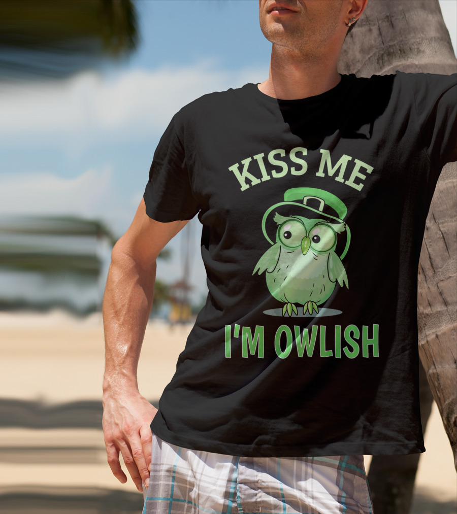 Kiss Me I'm Owlish Irish Owl With Leprechaun Hat T-Shirt