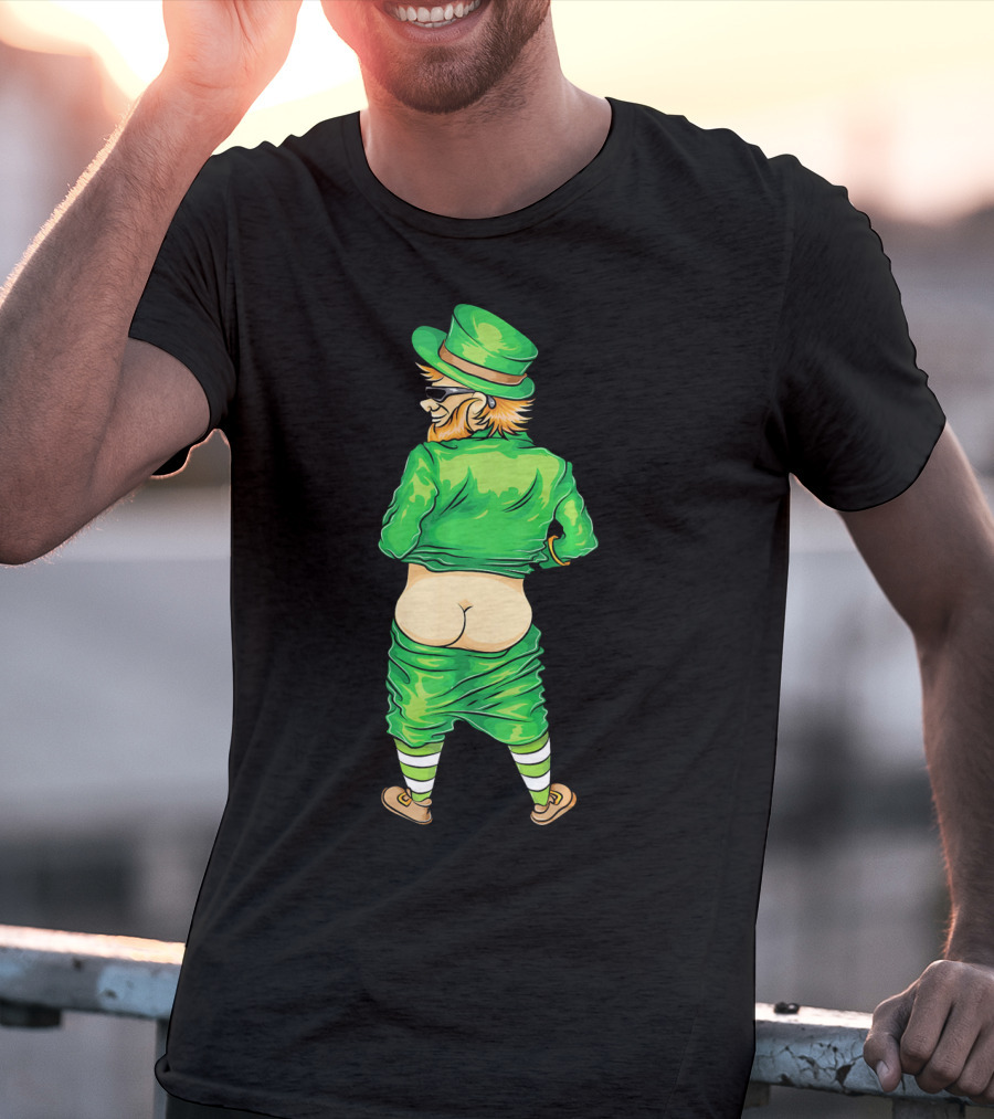 Mooning Leprechaun St. Patricks Day Funny Irish Humor T-Shirt