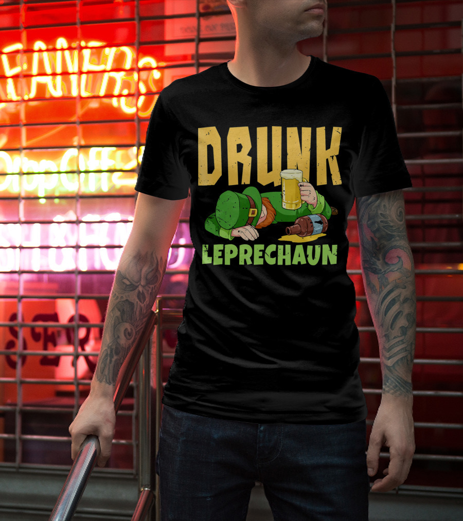 Drunk Leprechaun Holding Beer Mug And Whiskey Bottle T-Shirt