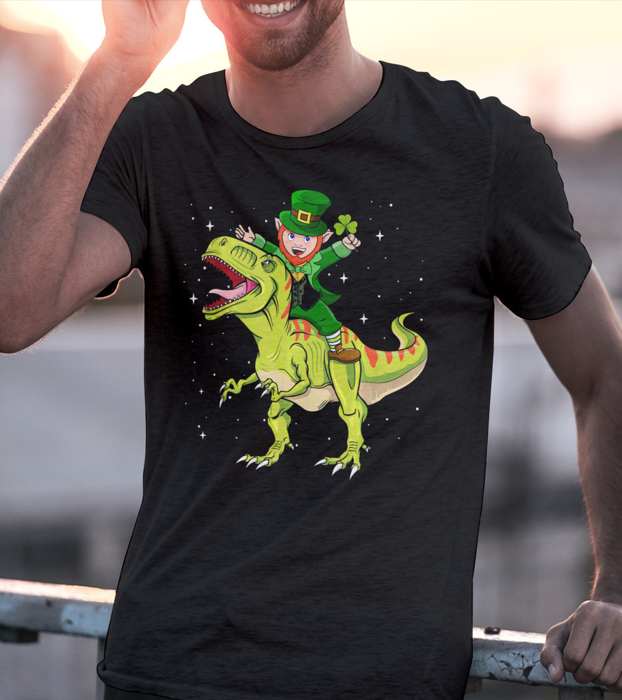 St Patricks Day Leprechaun Riding T Rex Dinosaur With Shamrock T-Shirt