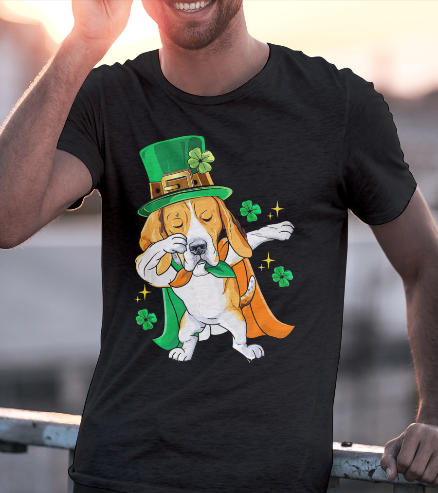 Beagle Dabbing Leprechaun St Patricks Day Shamrocks T-Shirt