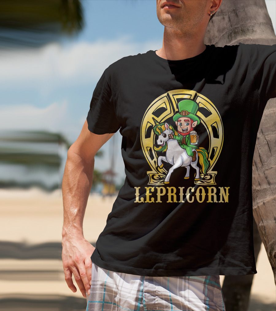LEPRICORN Leprechaun Riding Unicorn Drinking Beer T-Shirt