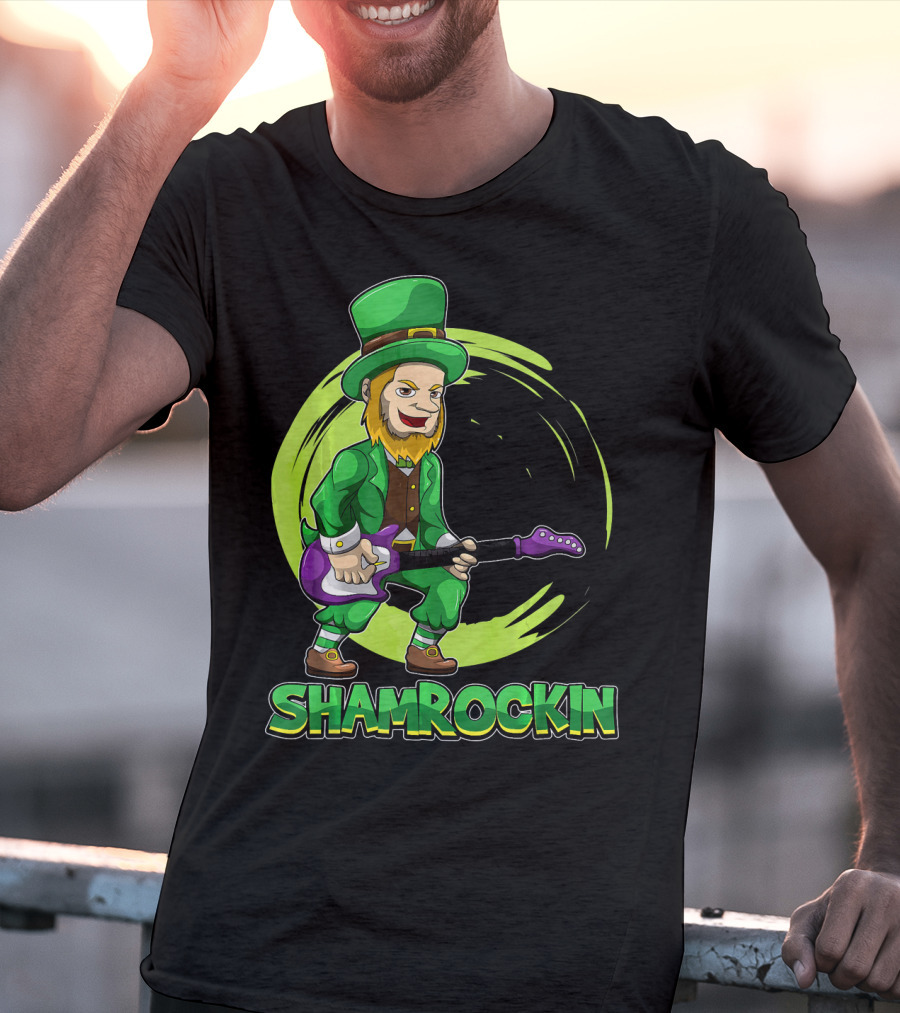 Shamrockin Leprechaun With E Guitar Rocking Celtic Style Green Circle Background T-Shirt