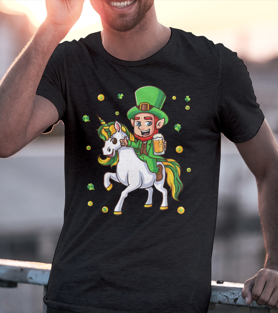 Leprechaun Drinking Beer With Unicorn Surrounded By Clovers And Coins T-Shirt