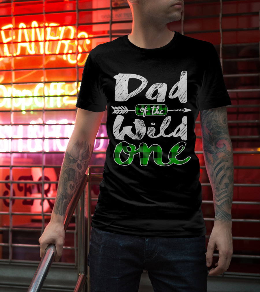 Dad Of The Wild One Irish Green Arrow Plaid T-Shirt
