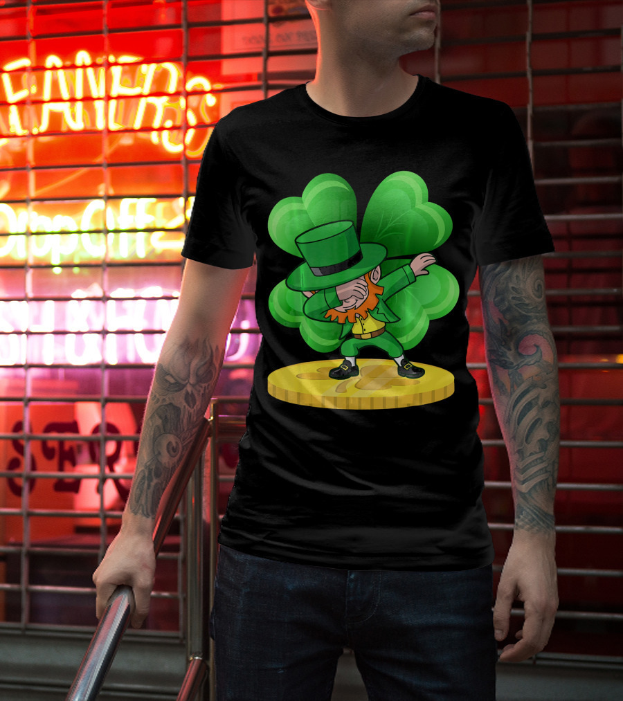 Irish St Patricks Day Dabbing Leprechaun On Shamrock Coin T-Shirt