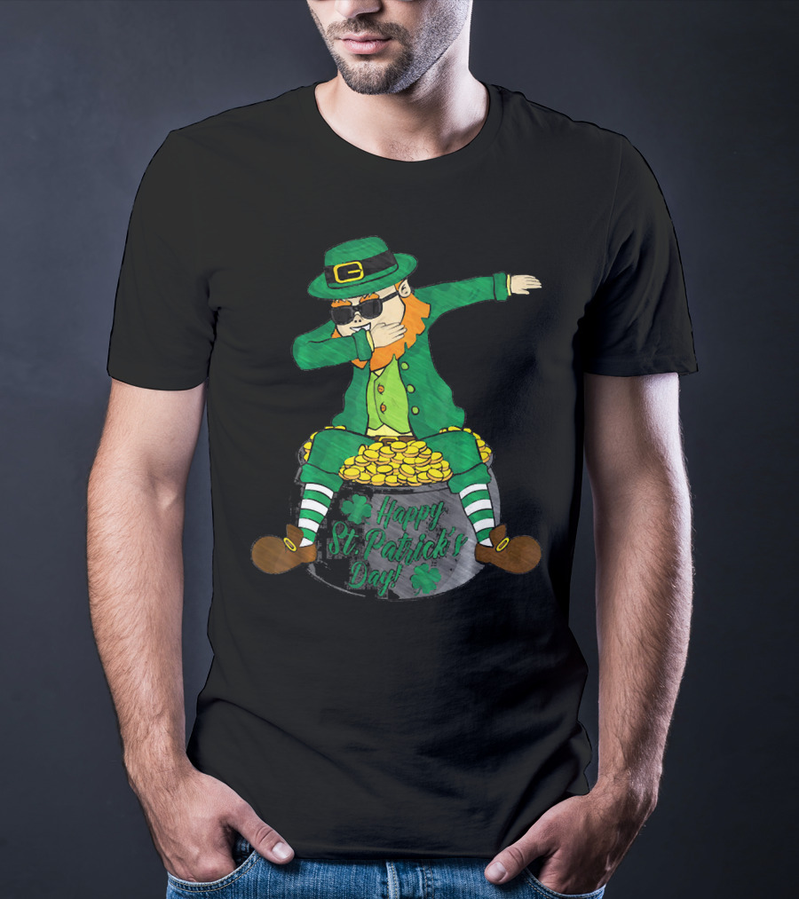 Happy St. Patrick's Day Dabbing Leprechaun Sitting On Gold T-Shirt