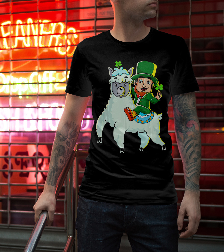 Leprechaun Riding Llama Clover Hat Green Suit Cartoon T-Shirt