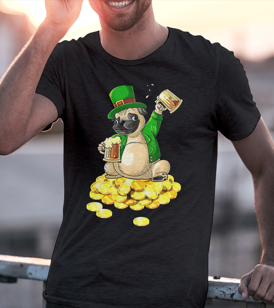 Irish Pug St. Patrick's Day Beer Cheers On Gold Coins T-Shirt