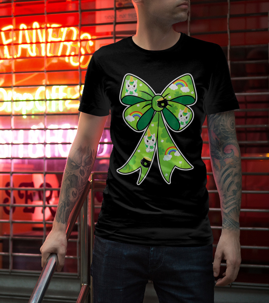 Girls St Patrick's Day Unicorn Bow With Rainbows And Shamrocks T-Shirt