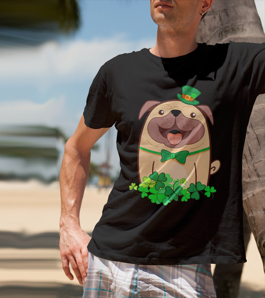 Cute Pug With Leprechaun Hat And Shamrocks T-Shirt