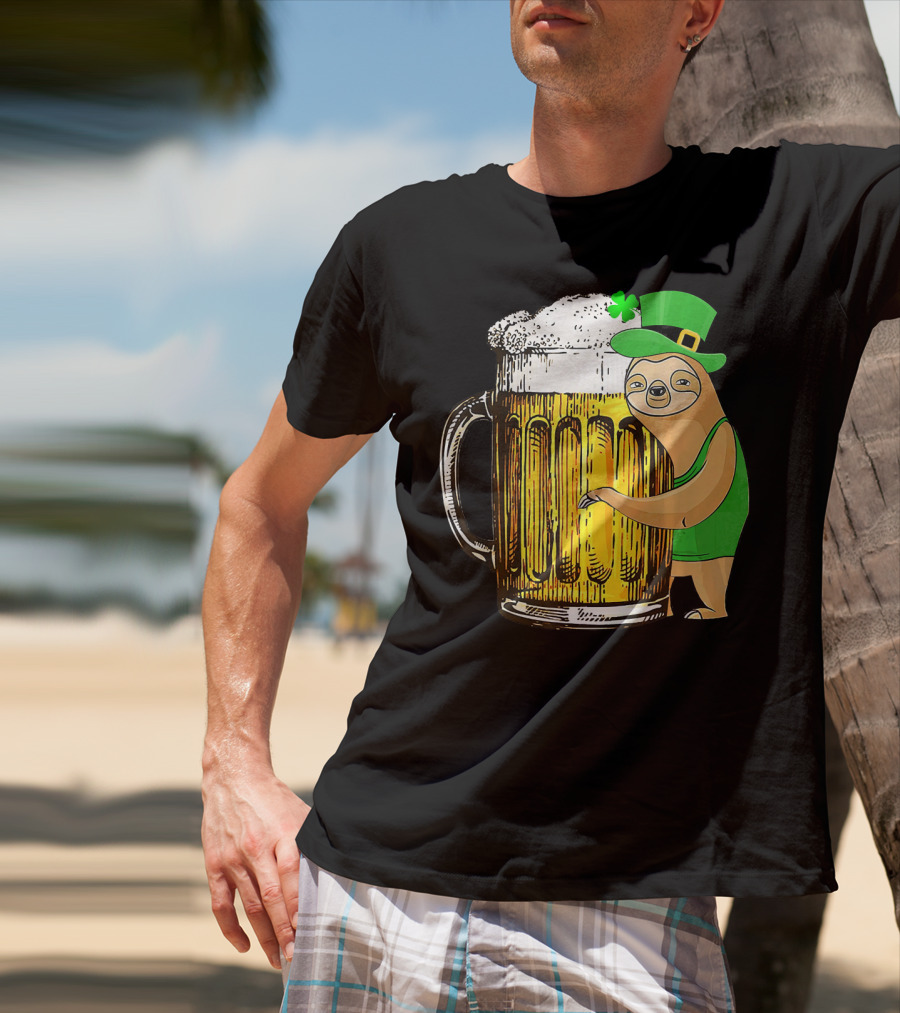 St Patricks Sloth Leprechaun With Beer Mug T-Shirt