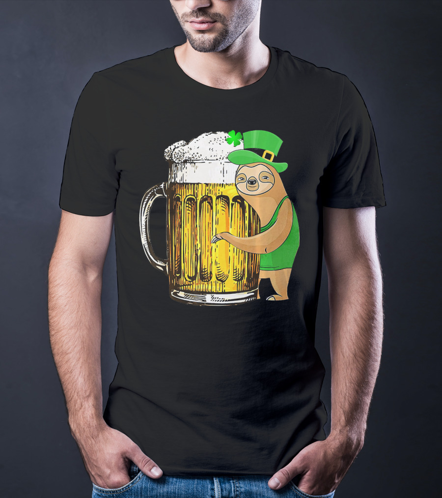 St Patricks Sloth Leprechaun With Beer Mug T-Shirt