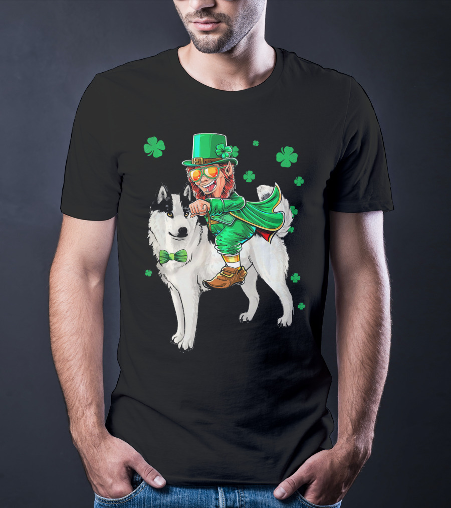 Leprechaun Riding Siberian Husky With Shamrock Bow Tie And Clover Background T-Shirt