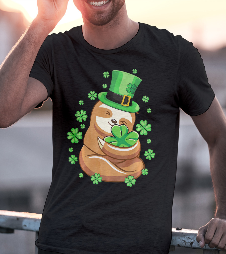 Lucky Sloth St Patricks Day Leprechaun With Shamrocks And Green Hat T-Shirt