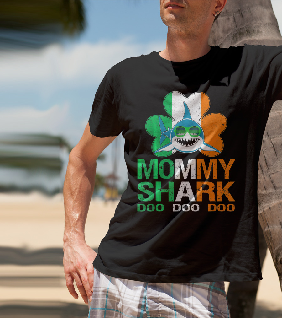 St Patricks Day Mommy Shark Doo Doo Doo Irish Shamrock T-Shirt