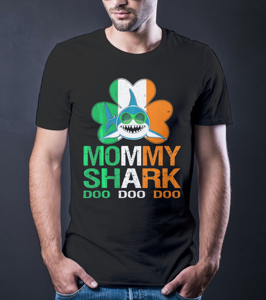 St Patricks Day Mommy Shark Doo Doo Doo Irish Shamrock T-Shirt