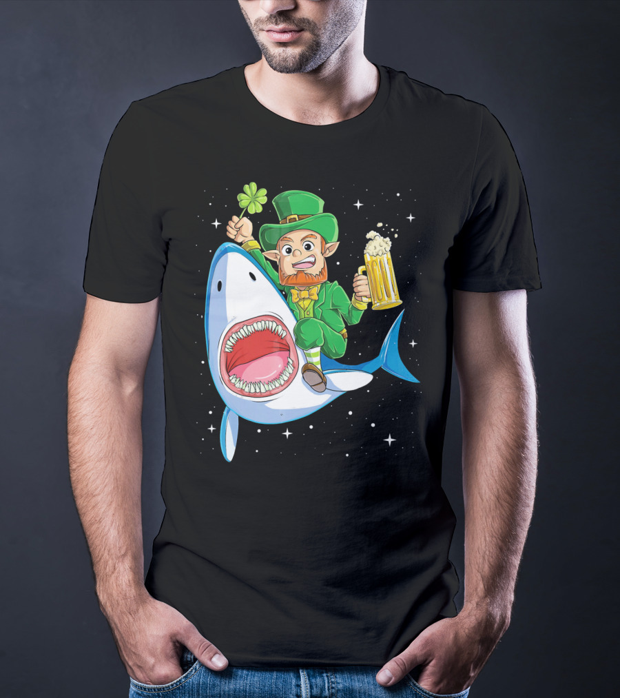 St Patricks Day Leprechaun Riding Shark With Beer Stein And Shamrock T-Shirt