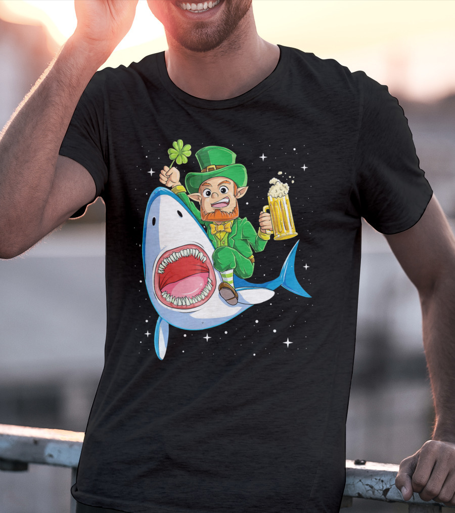 St Patricks Day Leprechaun Riding Shark With Beer Stein And Shamrock T-Shirt