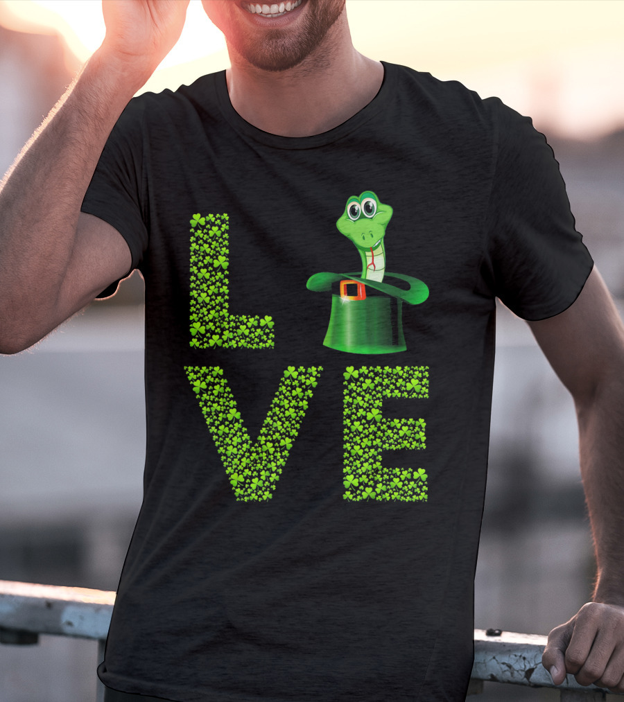 Love Snake St Patricks Day Shamrock Hat T-Shirt