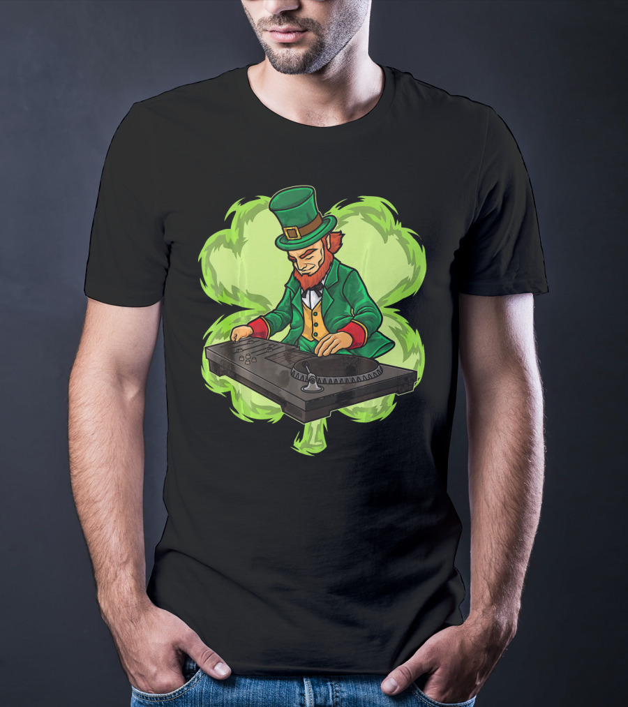 DJ Leprechaun Irish Luck Live On Stage With Turntable Shamrock T-Shirt