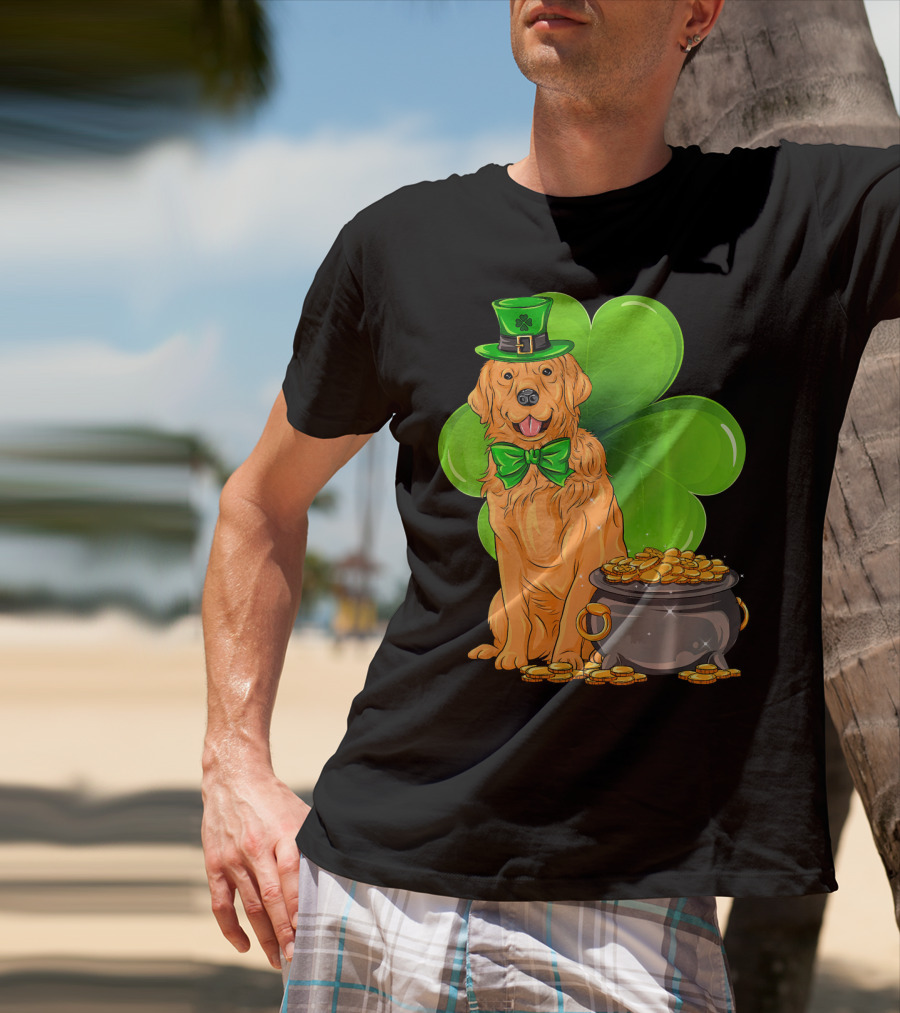 Golden Retriever St Patricks Day Leprechaun With Shamrock And Pot Of Gold T-Shirt