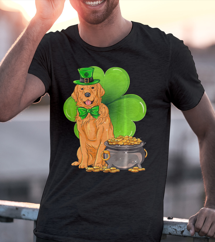 Golden Retriever St Patricks Day Leprechaun With Shamrock And Pot Of Gold T-Shirt