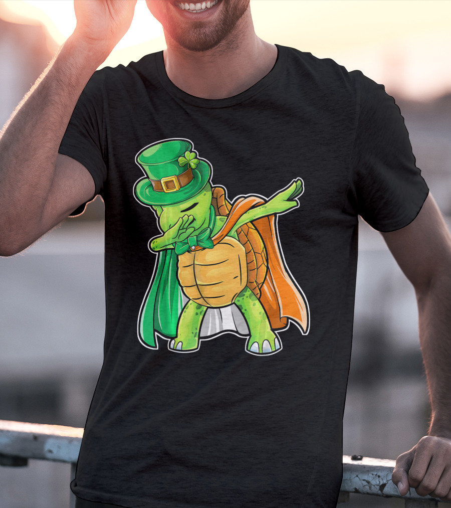 St. Patrick's Day Dabbing Turtle In Leprechaun Hat And Cape T-Shirt