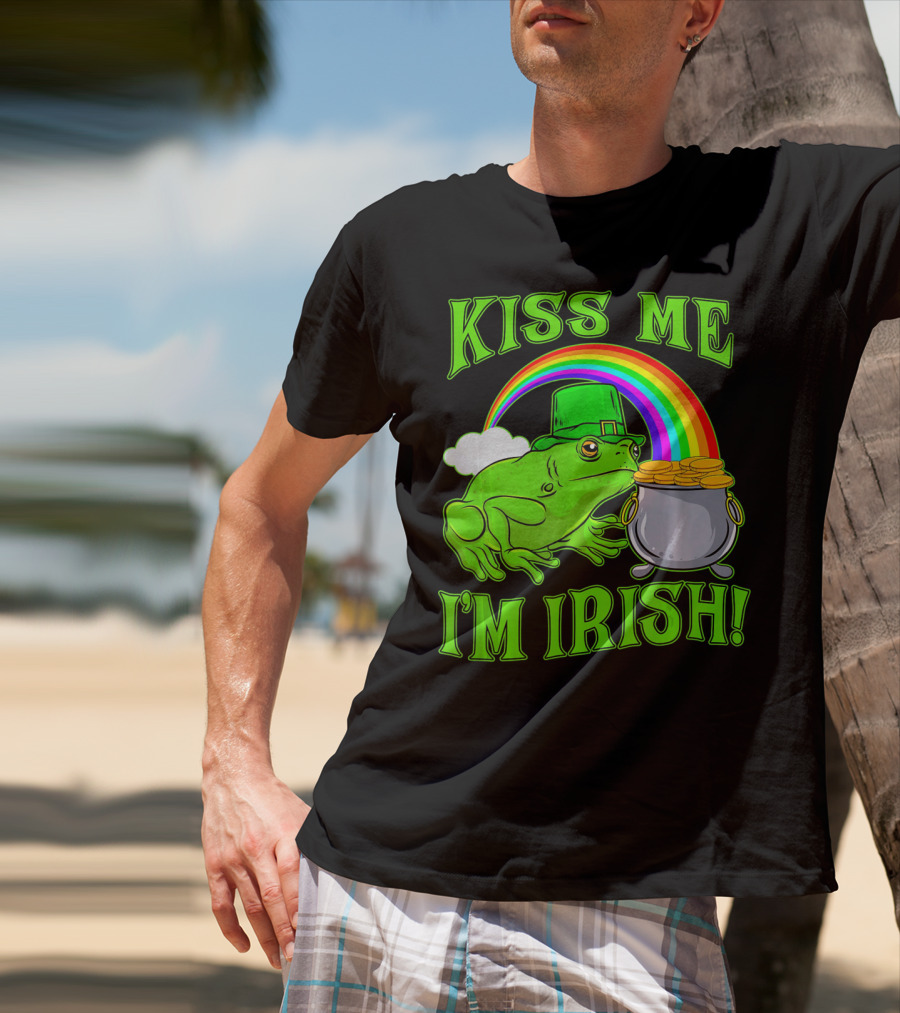 KISS ME I'M IRISH Frog With Rainbow And Pot Of Gold St Patricks Day T-Shirt