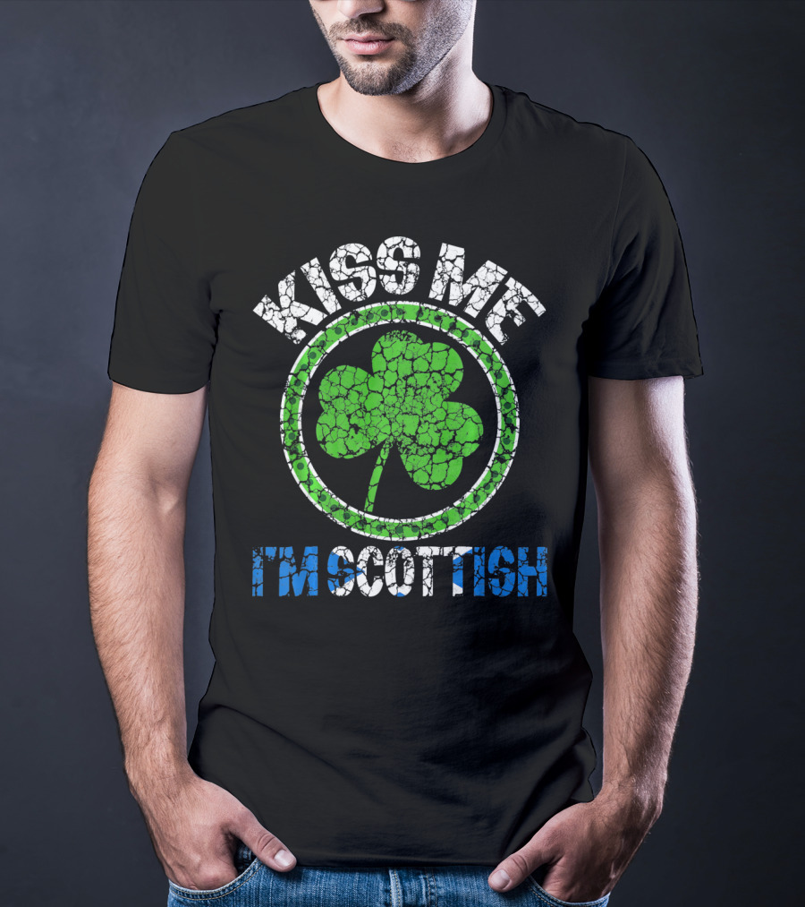 Kiss Me I'm Scottish Shamrock St Patricks Day T-Shirt