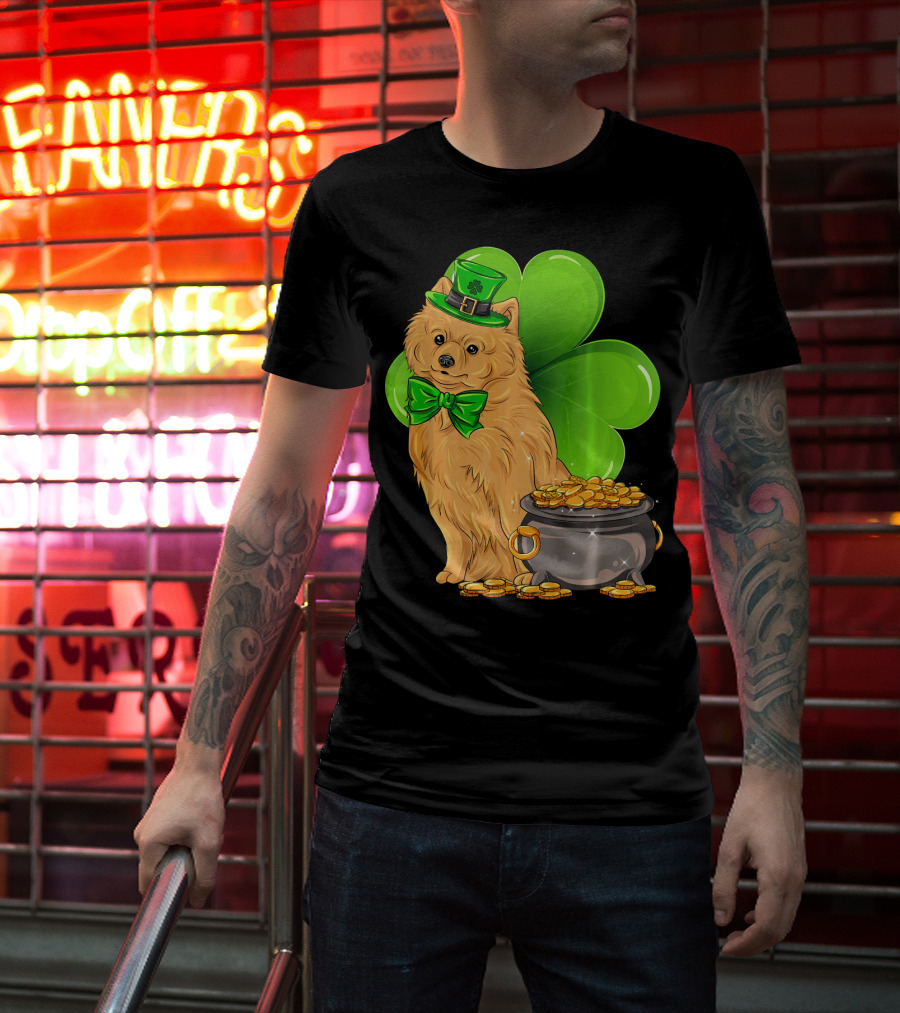 Pomeranian St Patricks Day Leprechaun Dog With Pot Of Gold And Clover T-Shirt